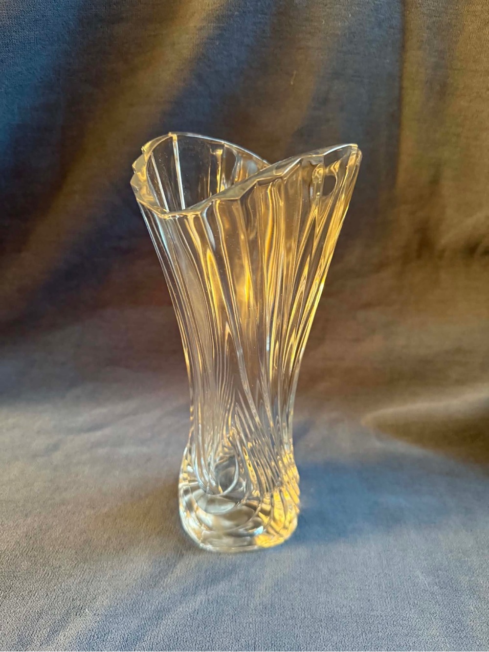 Clear Glass Tulip Swirl Vase -Mikasa ? Home Accents 10”